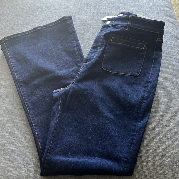 Loft Curvy Welt Patch Pocket High Rise Slim Flare Jeans 31/12 - Picture 3 of 7